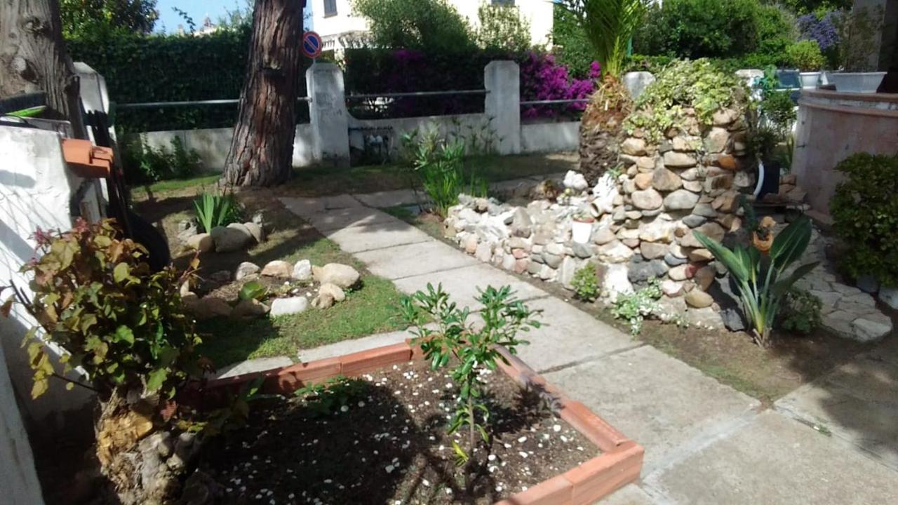 B&B Da Sissi La Maddalena  Buitenkant foto