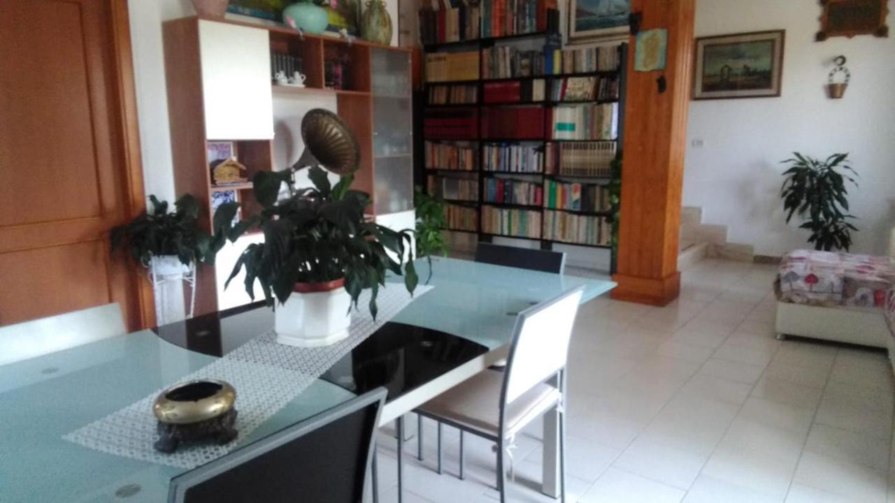 B&B Da Sissi La Maddalena  Buitenkant foto